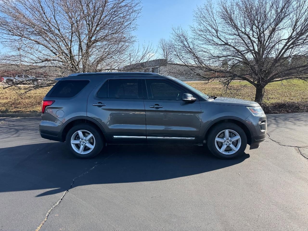 Used 2018 Ford Explorer XLT w/ Equipment Group 201A image 2