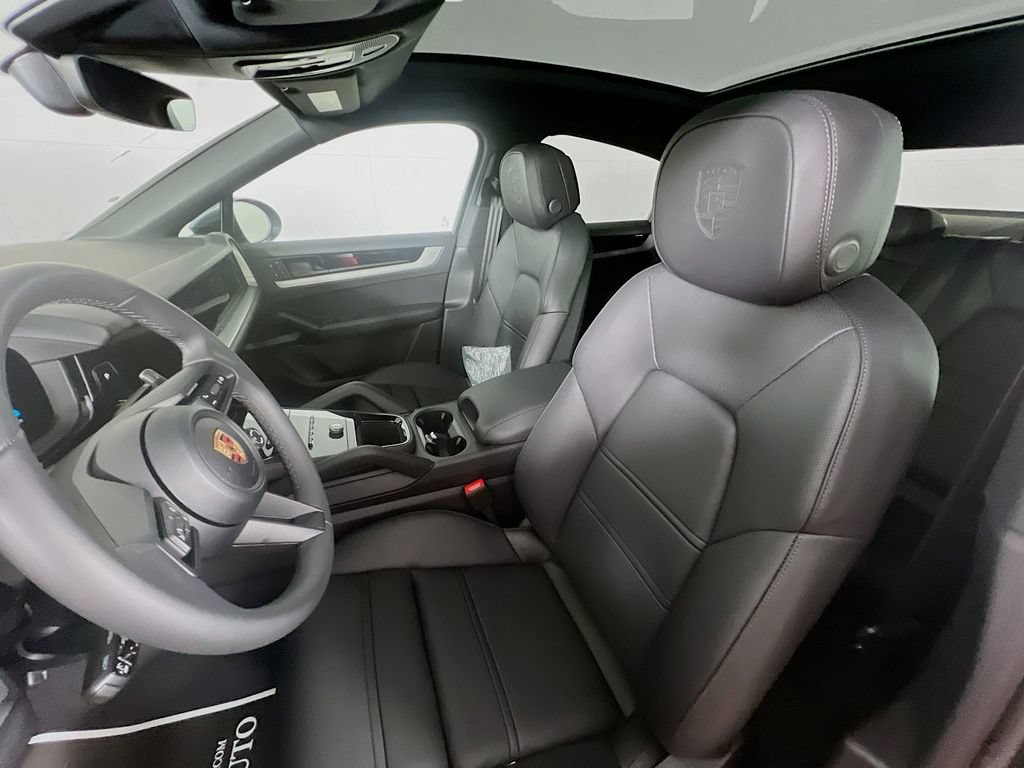 New 2026 Porsche Cayenne E-Hybrid Coupe AWD/4WD image 5