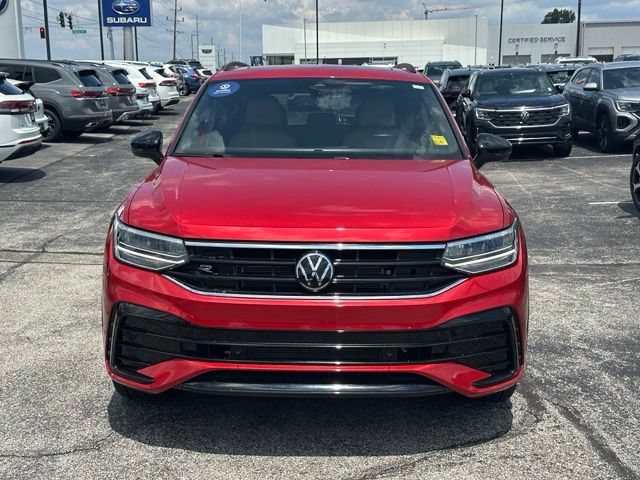 Used 2024 Volkswagen Tiguan SE R-Line FWD image 2