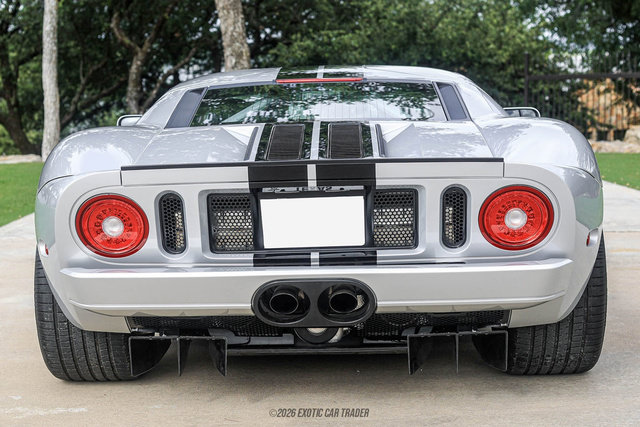 Used 2005 Ford GT RWD image 7
