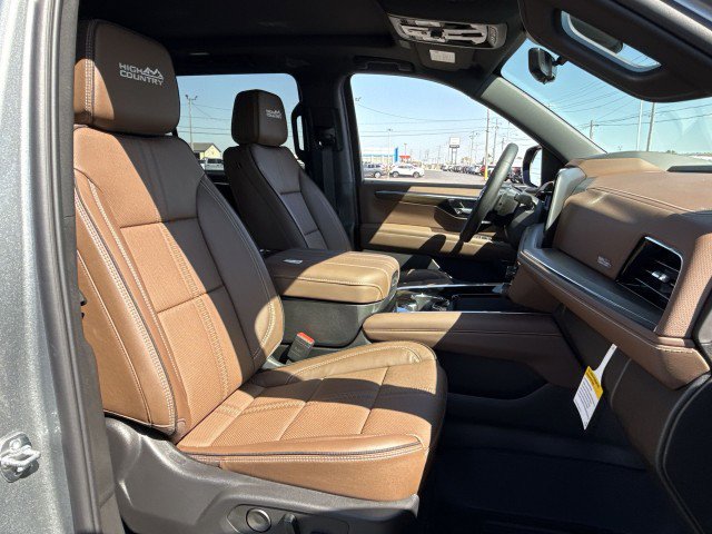New 2026 Chevrolet Suburban High Country w/ Sun And Tow Package image 27