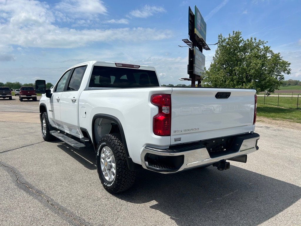 Used 2024 Chevrolet Silverado 2500 LT AWD/4WD image 7