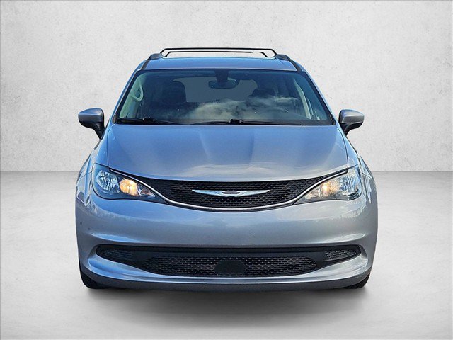 Used 2021 Chrysler Voyager Lxi FWD image 2