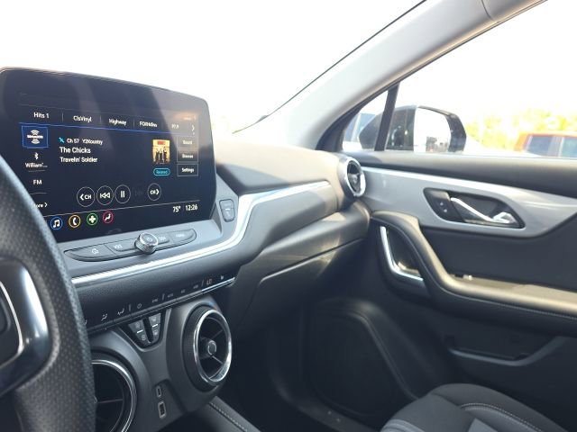 Used 2025 Chevrolet Blazer LT FWD image 23