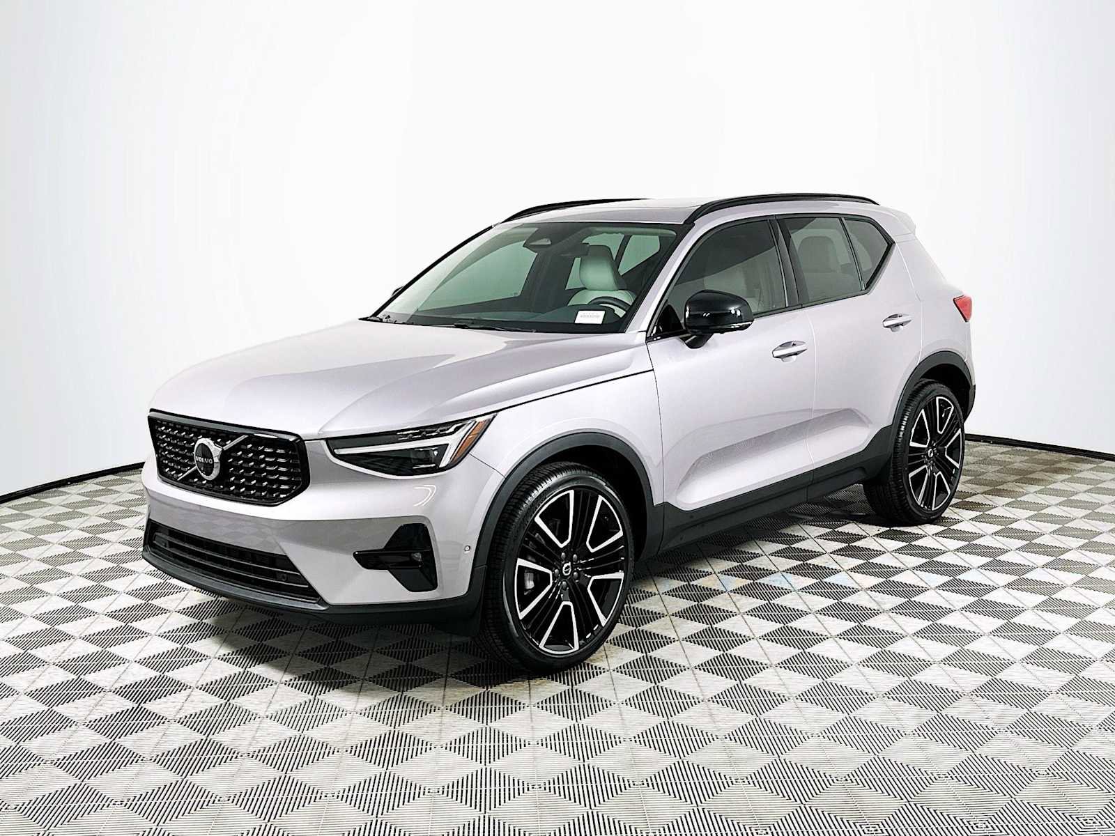 New 2026 Volvo XC40 B5 Ultra w/ Climate Package image 3