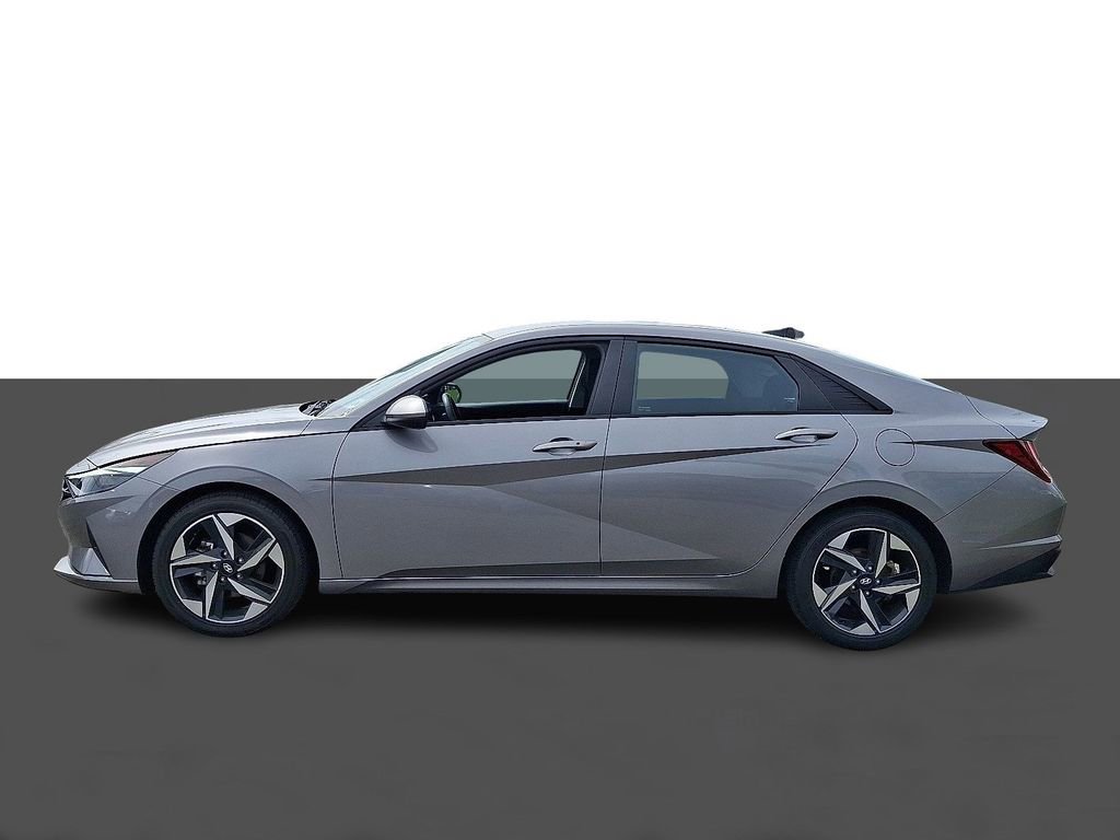 Used 2023 Hyundai Elantra SEL w/ Convenience Package image 4