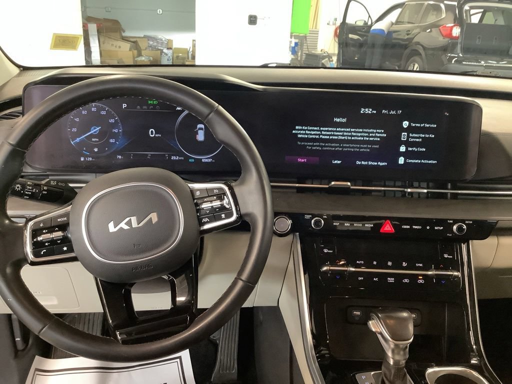 Certified 2023 Kia Carnival SX FWD image 12