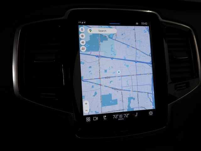 Used 2023 Volvo XC90 T8 Ultimate w/ Lounge Package image 28