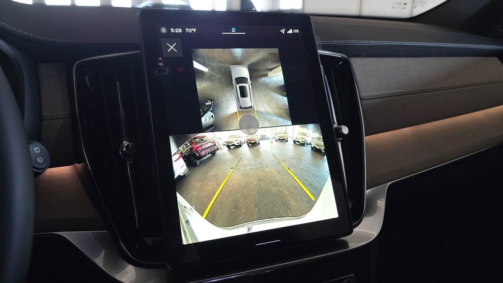 New 2026 Volvo XC90 B6 Plus w/ Protection Package Premier image 28