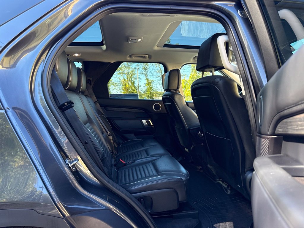 Used 2017 Land Rover Discovery HSE Luxury AWD/4WD image 18