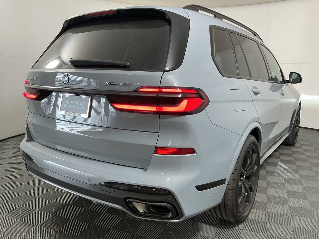 Used 2026 BMW X7 xDrive40i w/ M Sport Package image 5