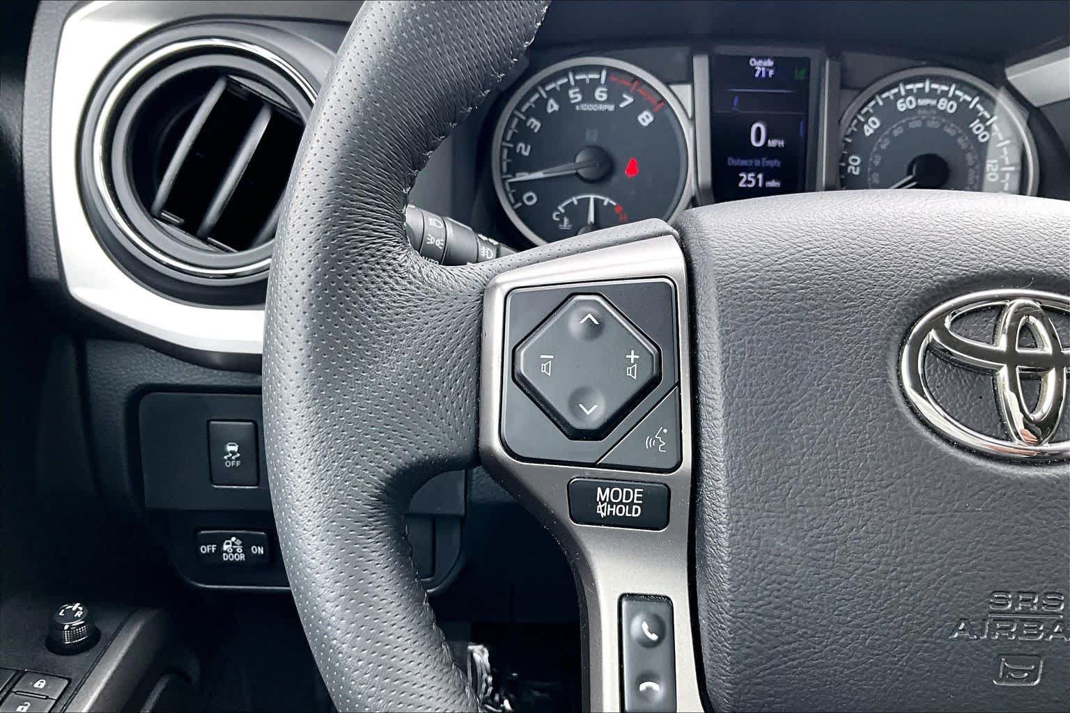 Used 2022 Toyota Tacoma SR5 w/ Technology Package AWD/4WD image 23