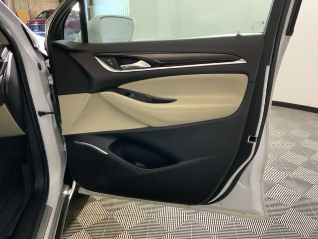 Used 2018 Buick Enclave Essence image 28