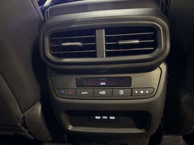 Used 2025 Honda Pilot Touring image 26