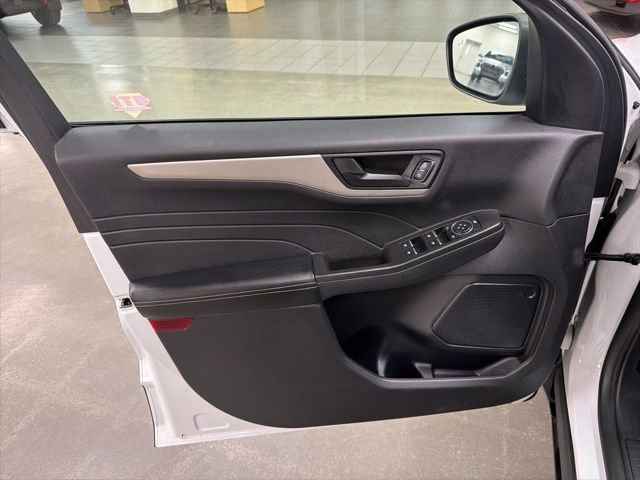 Used 2022 Ford Escape S image 19