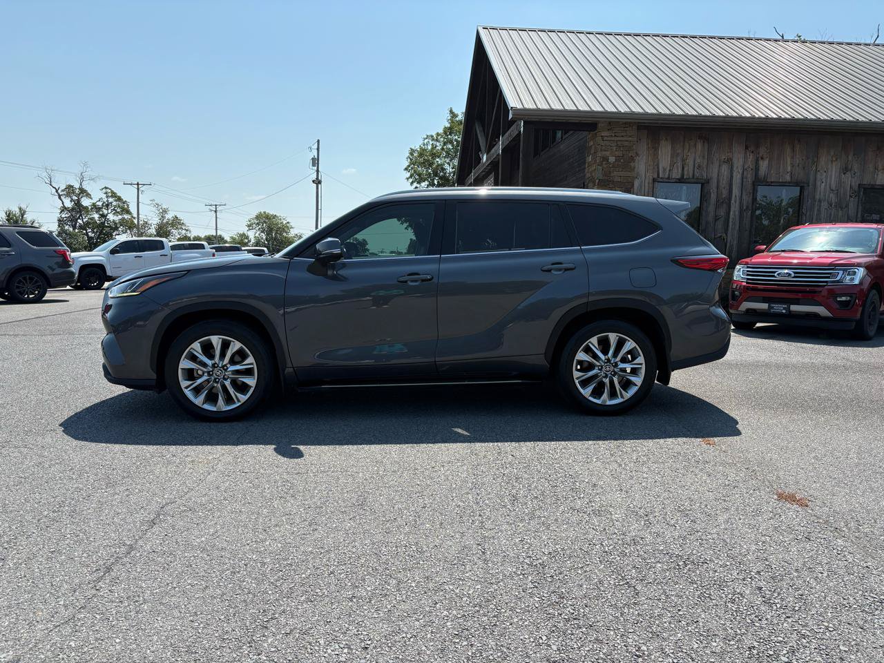 Used 2021 Toyota Highlander Limited FWD image 4