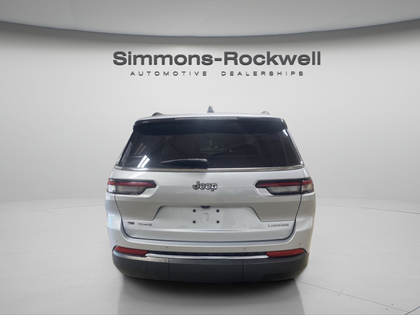 Used 2023 Jeep Grand Cherokee L Laredo AWD/4WD image 4