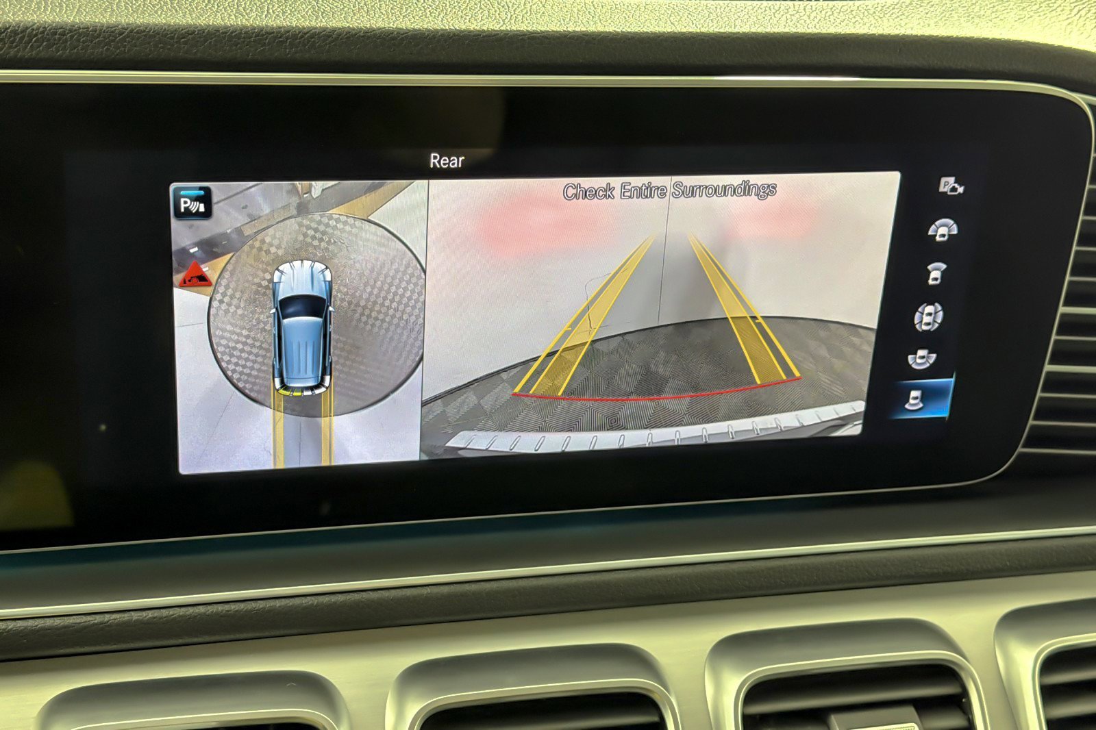 Used 2022 Mercedes-Benz GLE 350 4MATIC w/ Premium Package image 19