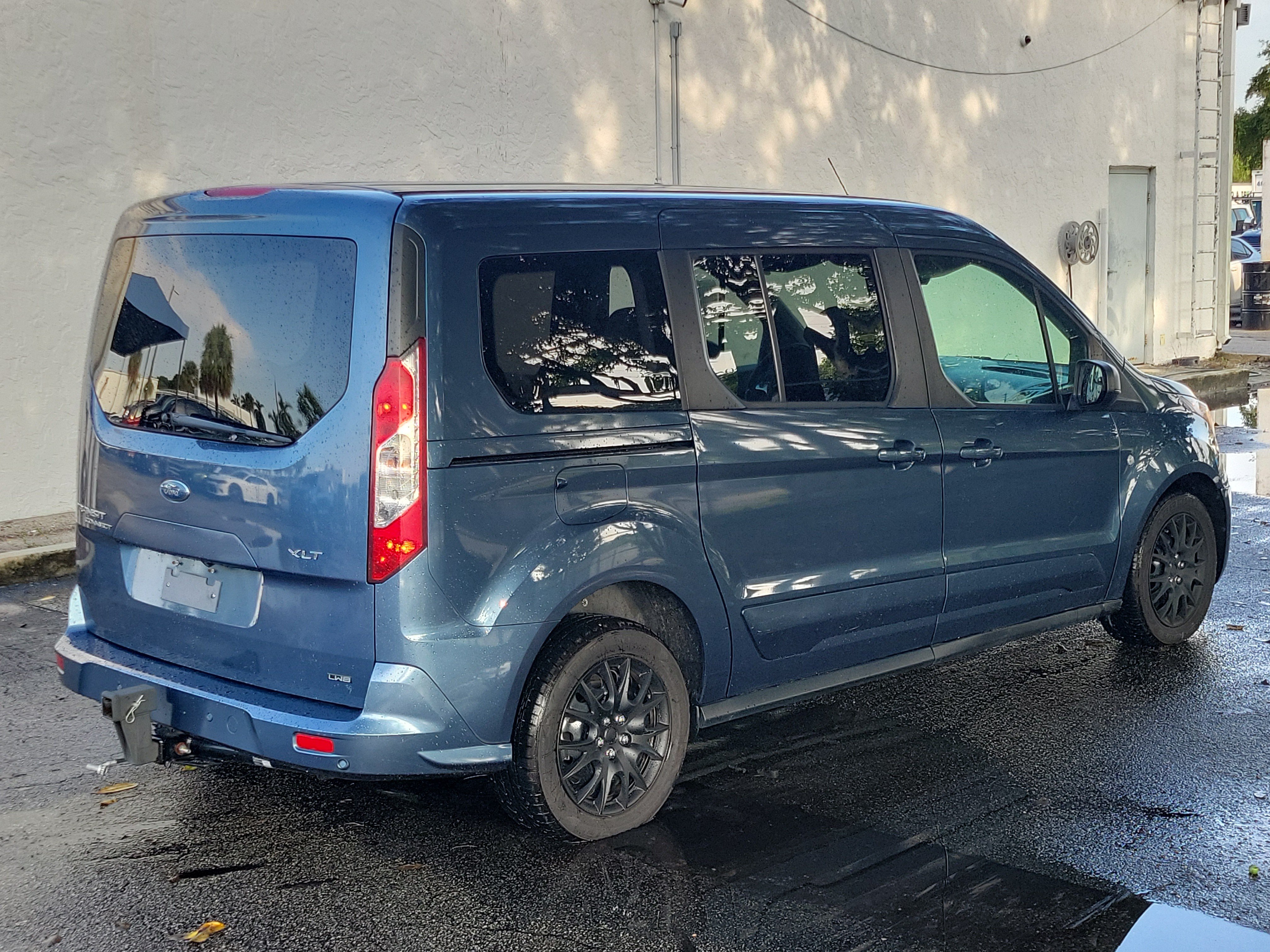 Used 2020 Ford Transit Connect XLT FWD image 5