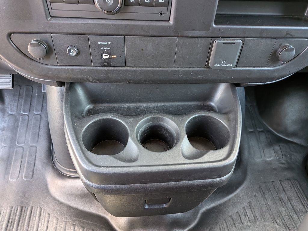 Used 2024 GMC Savana 2500 w/ Driver Convenience Package image 18