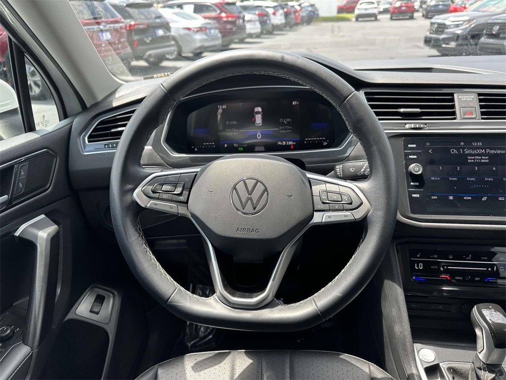 Used 2024 Volkswagen Tiguan SE image 12