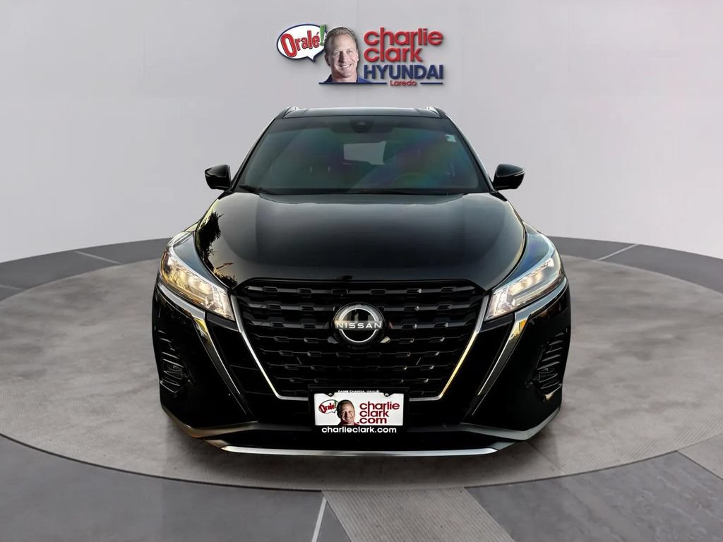 Used 2023 Nissan Kicks SR w/ SR Premium Package FWD image 8