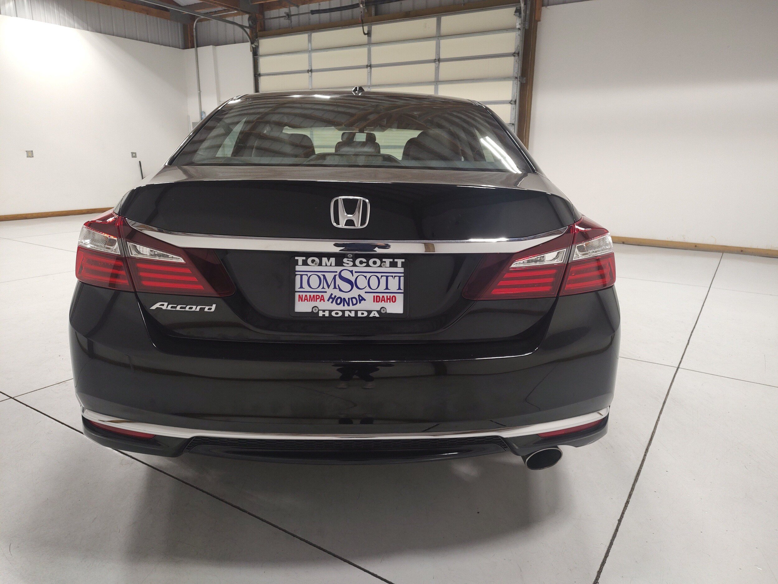 Used 2017 Honda Accord EX-L image 12