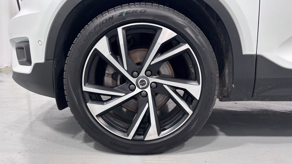 Used 2019 Volvo XC40 T5 R-Design image 30
