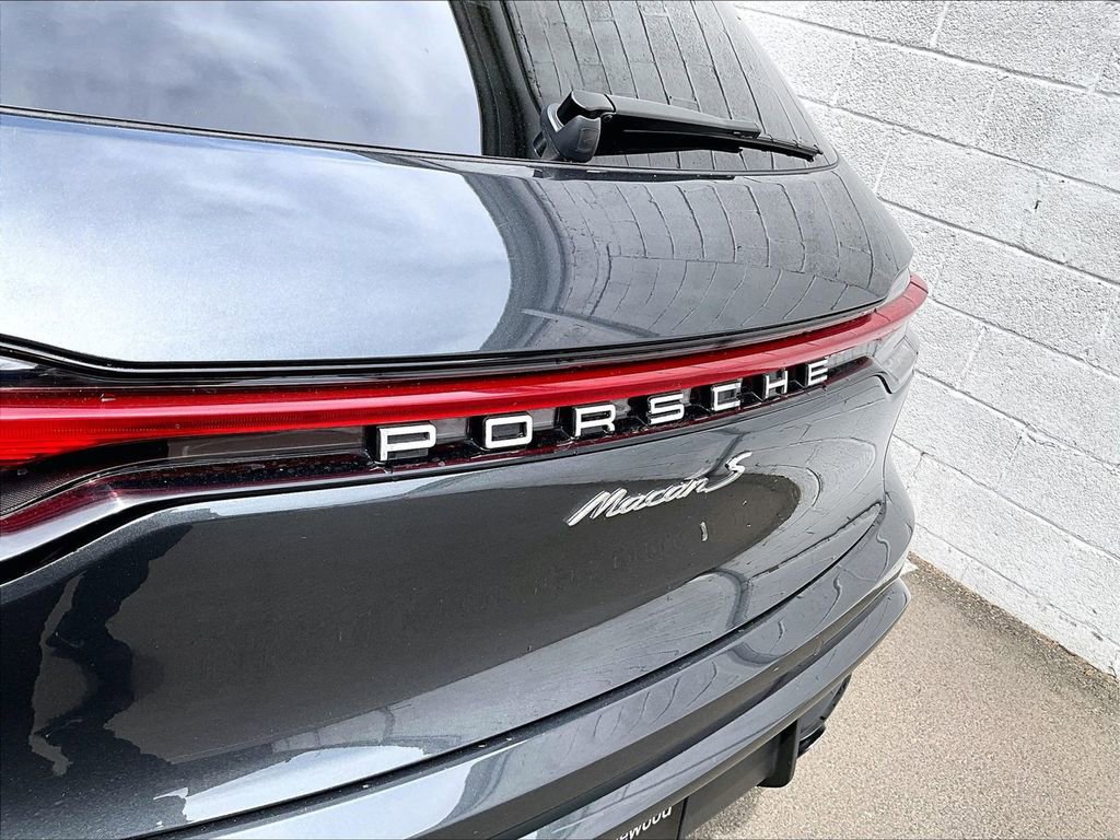 Certified 2025 Porsche Macan S AWD/4WD image 13