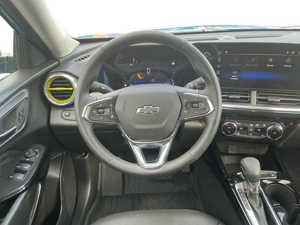 Used 2025 Chevrolet Trax ACTIV w/ Driver Confidence Package image 18