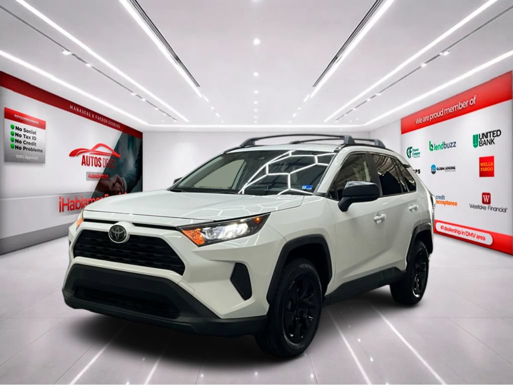 Used 2019 Toyota RAV4 LE FWD image 3
