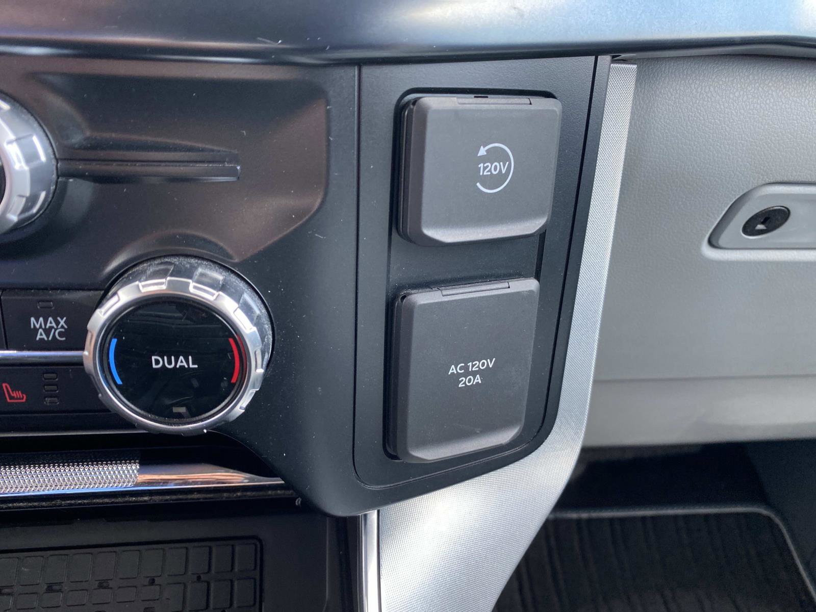 Used 2023 Ford F150 Limited image 25