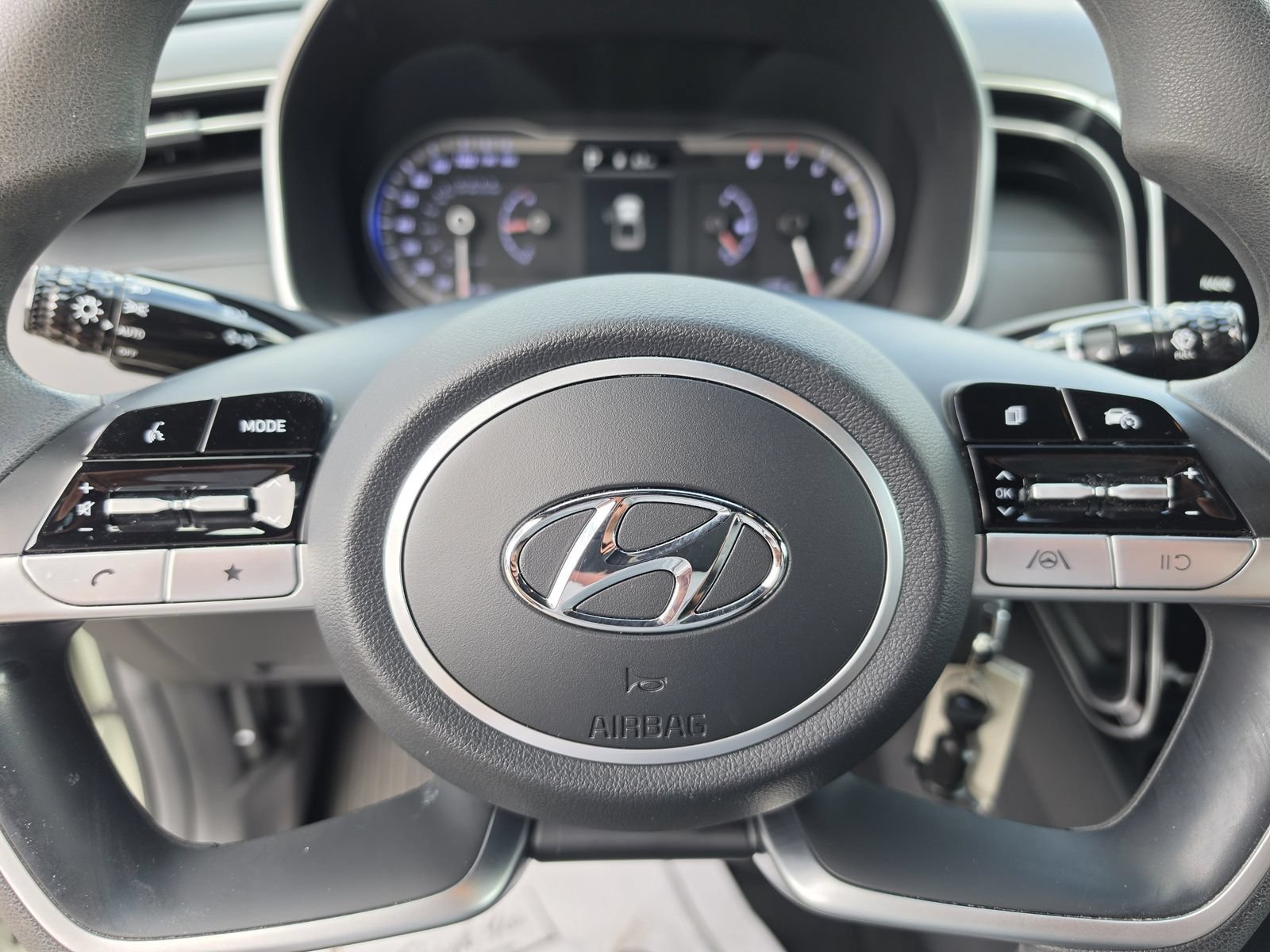 Used 2024 Hyundai Santa Cruz SE AWD/4WD image 30
