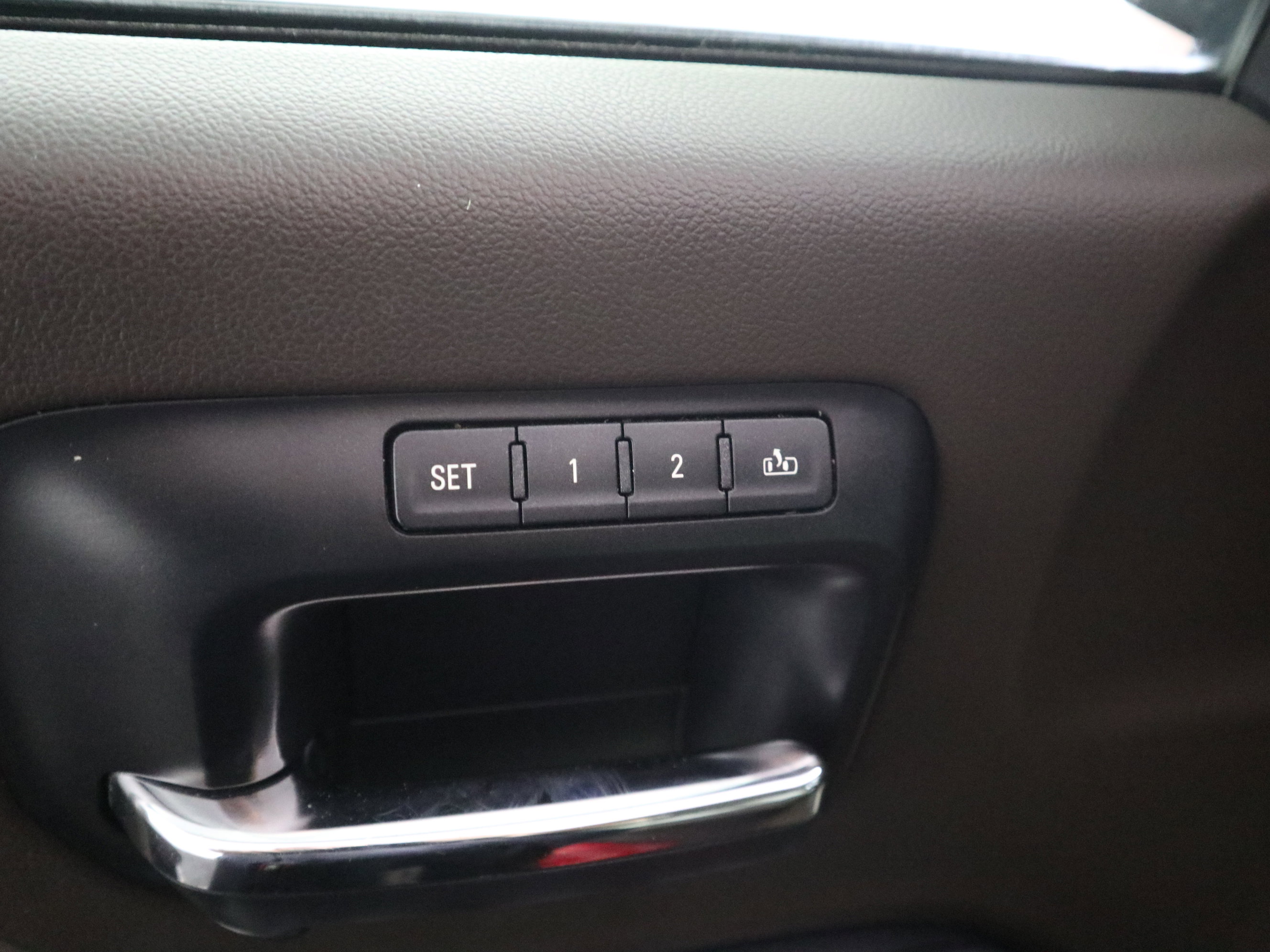 Used 2014 GMC Sierra 1500 SLT w/ Suspension Package, Off-Road image 33