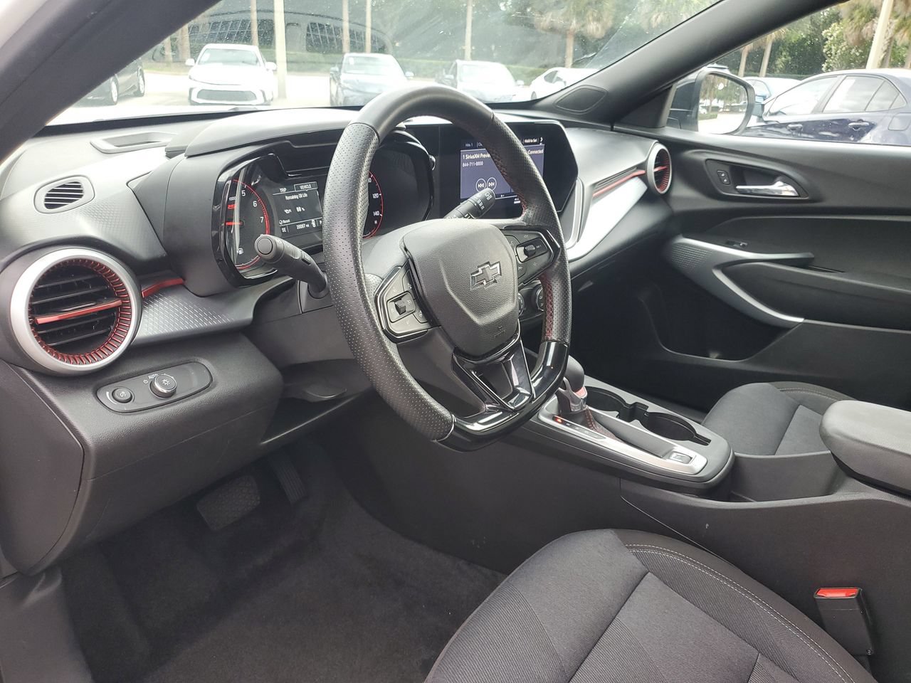 Used 2025 Chevrolet Trax RS w/ Driver Confidence Package FWD image 14