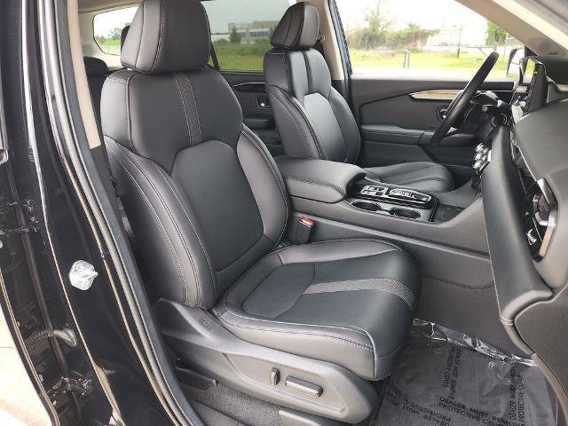 Used 2024 Honda Pilot Touring image 16