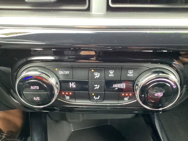 Used 2025 Chevrolet Trax RS image 19