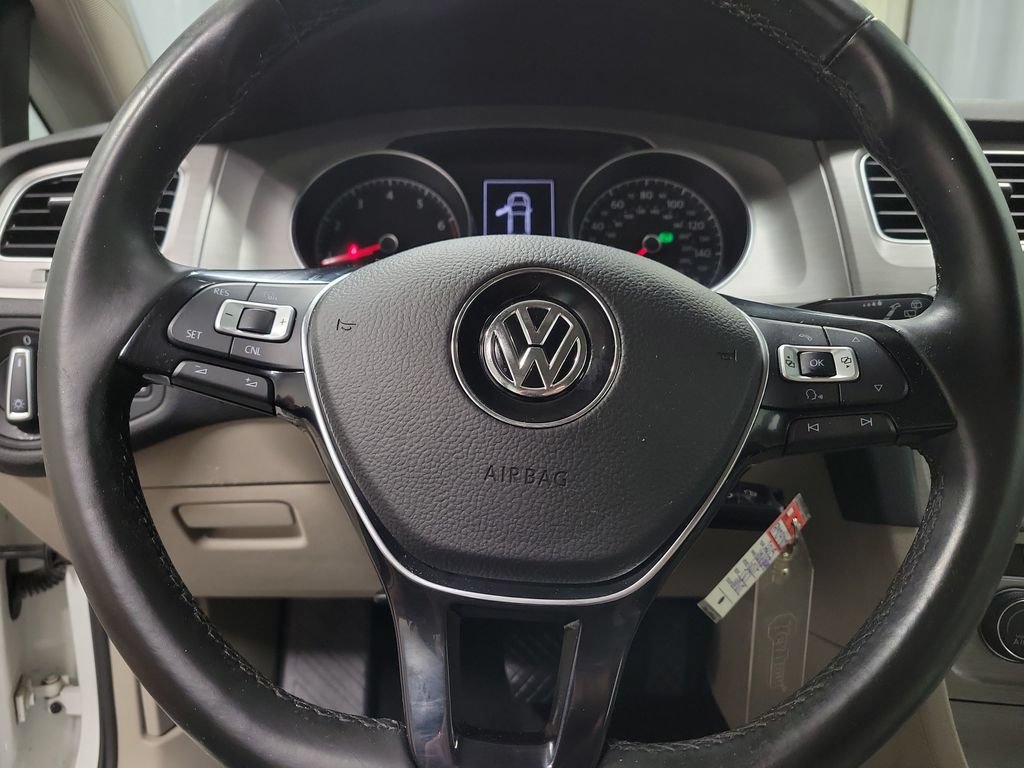 Used 2015 Volkswagen Golf S FWD image 17