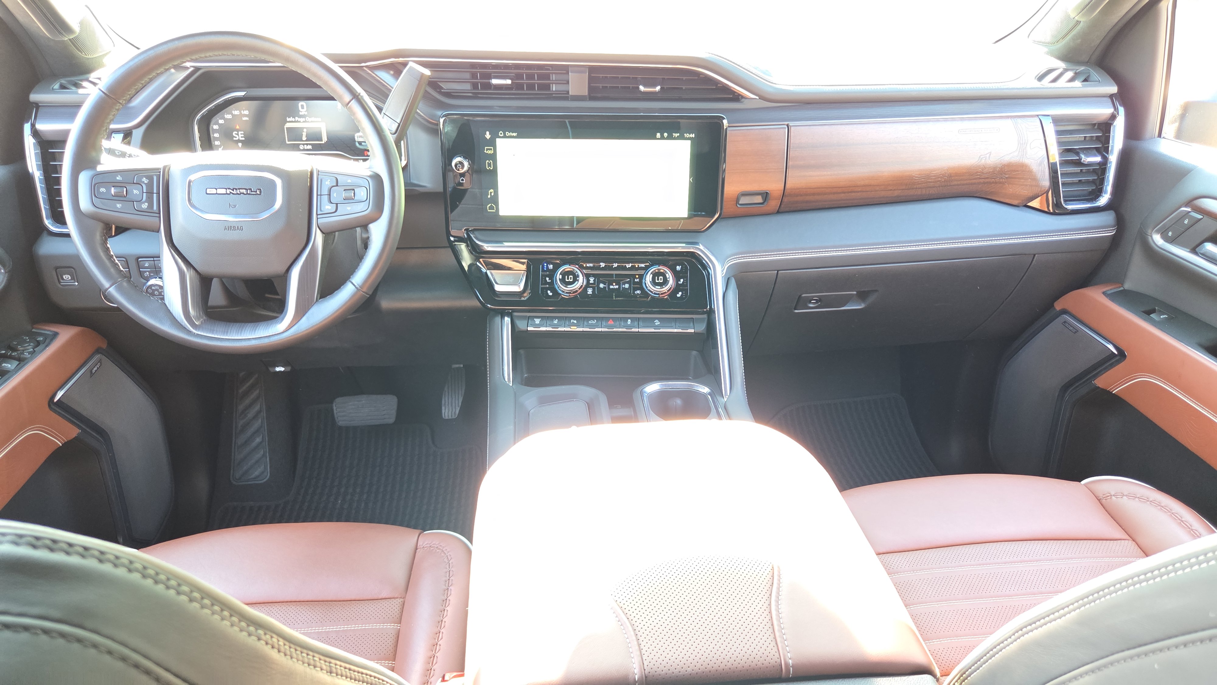 Used 2025 GMC Sierra 2500 Denali Ultimate image 12