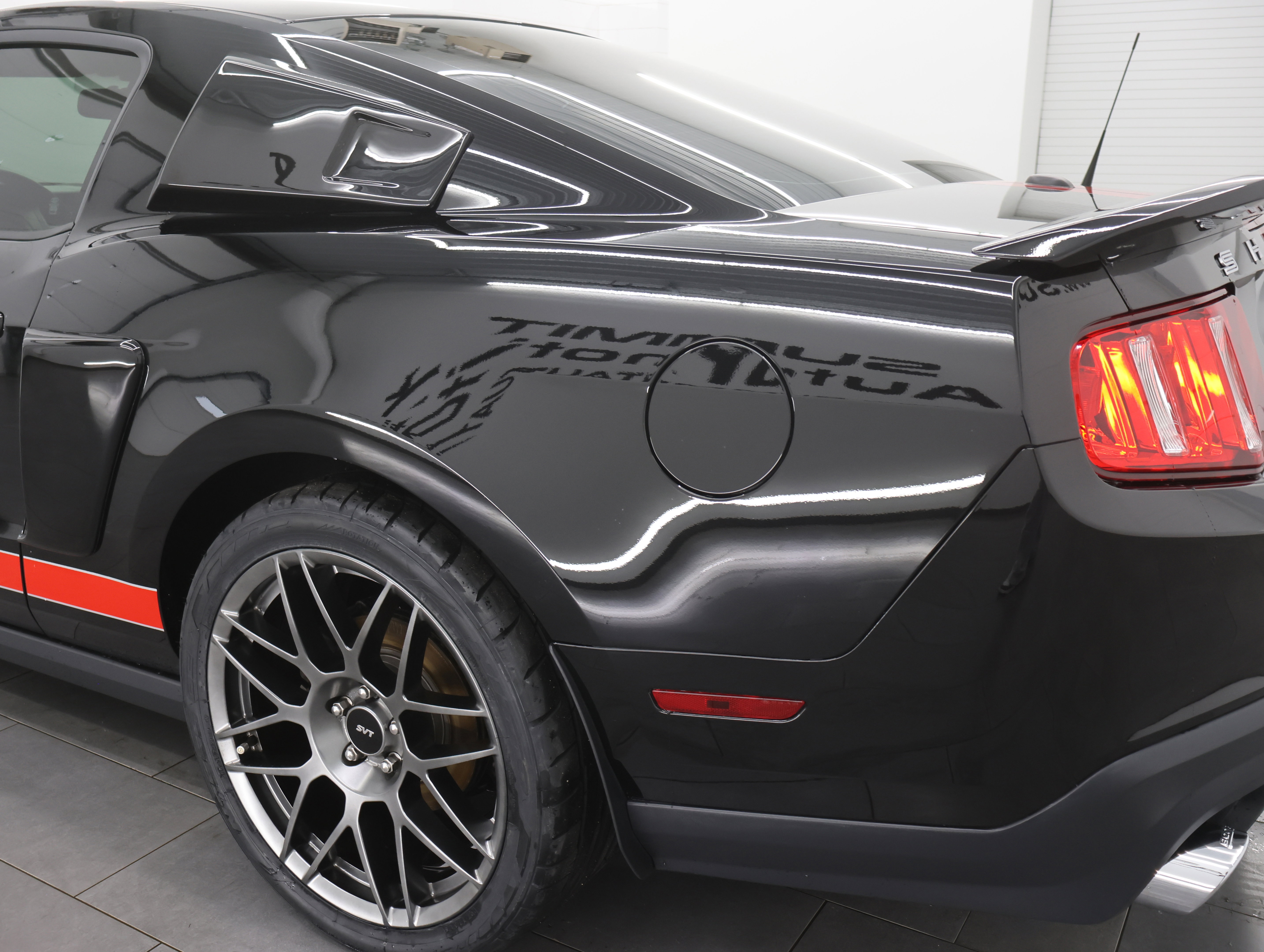 Used 2012 Ford Mustang Shelby GT500 w/ SVT Performance Pkg image 33