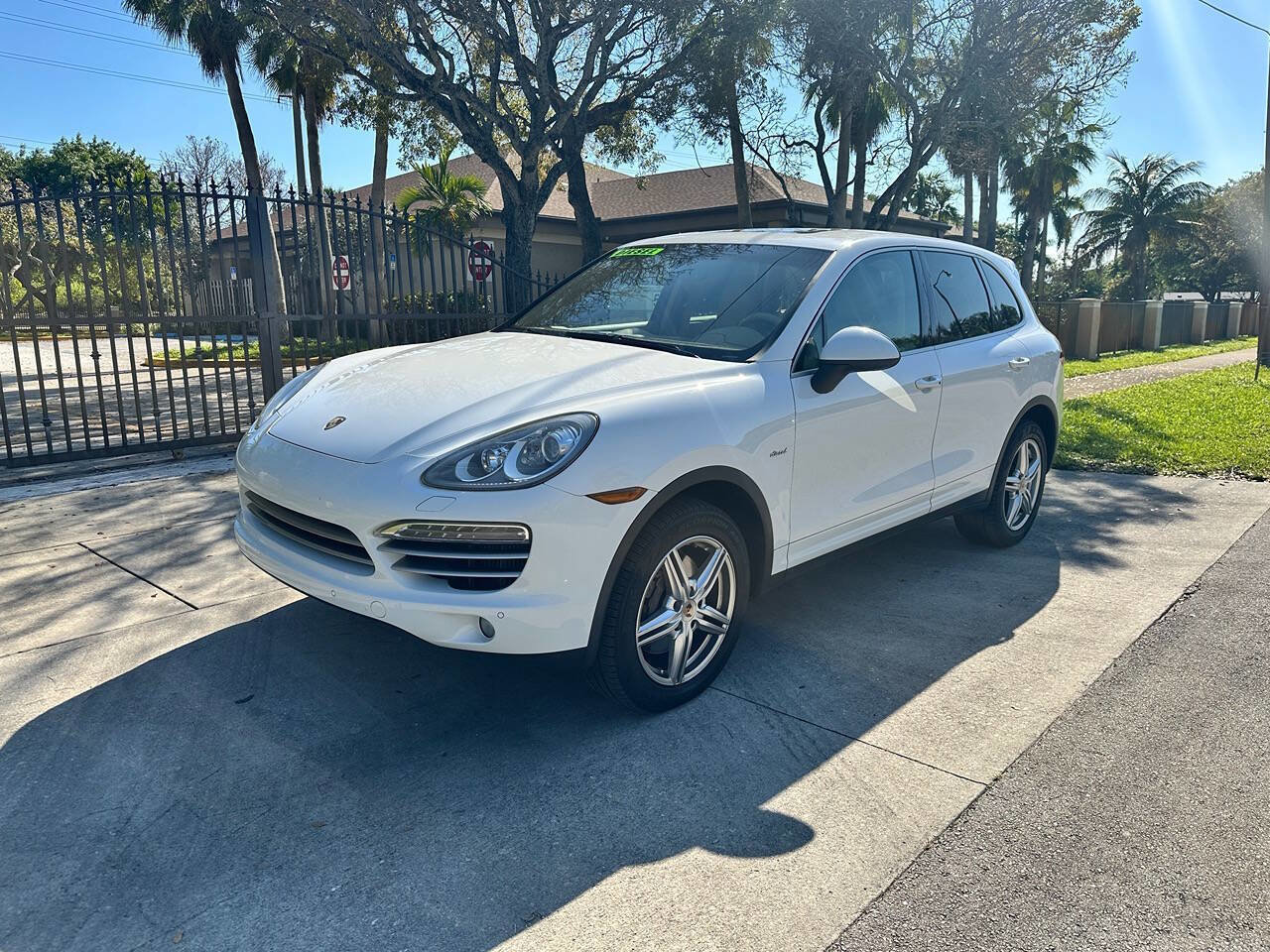 Used 2014 Porsche Cayenne Diesel image 3