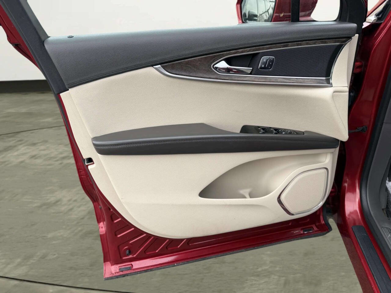 Used 2016 Lincoln MKX Reserve image 14