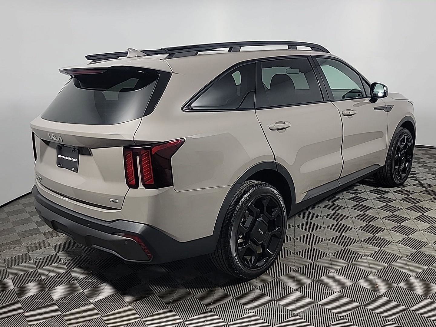 Used 2024 Kia Sorento X-Line EX image 4