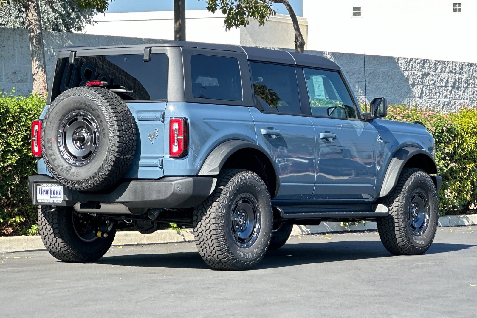 New 2025 Ford Bronco Outer Banks w/ Sasquatch Package image 4