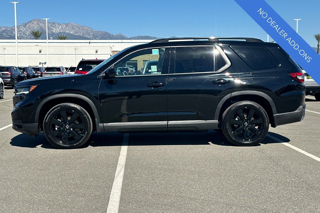 Certified 2025 Honda Pilot Black Edition image 7