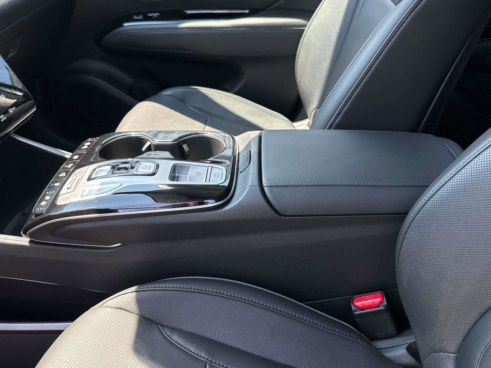 Certified 2023 Hyundai Tucson Limited AWD/4WD image 15