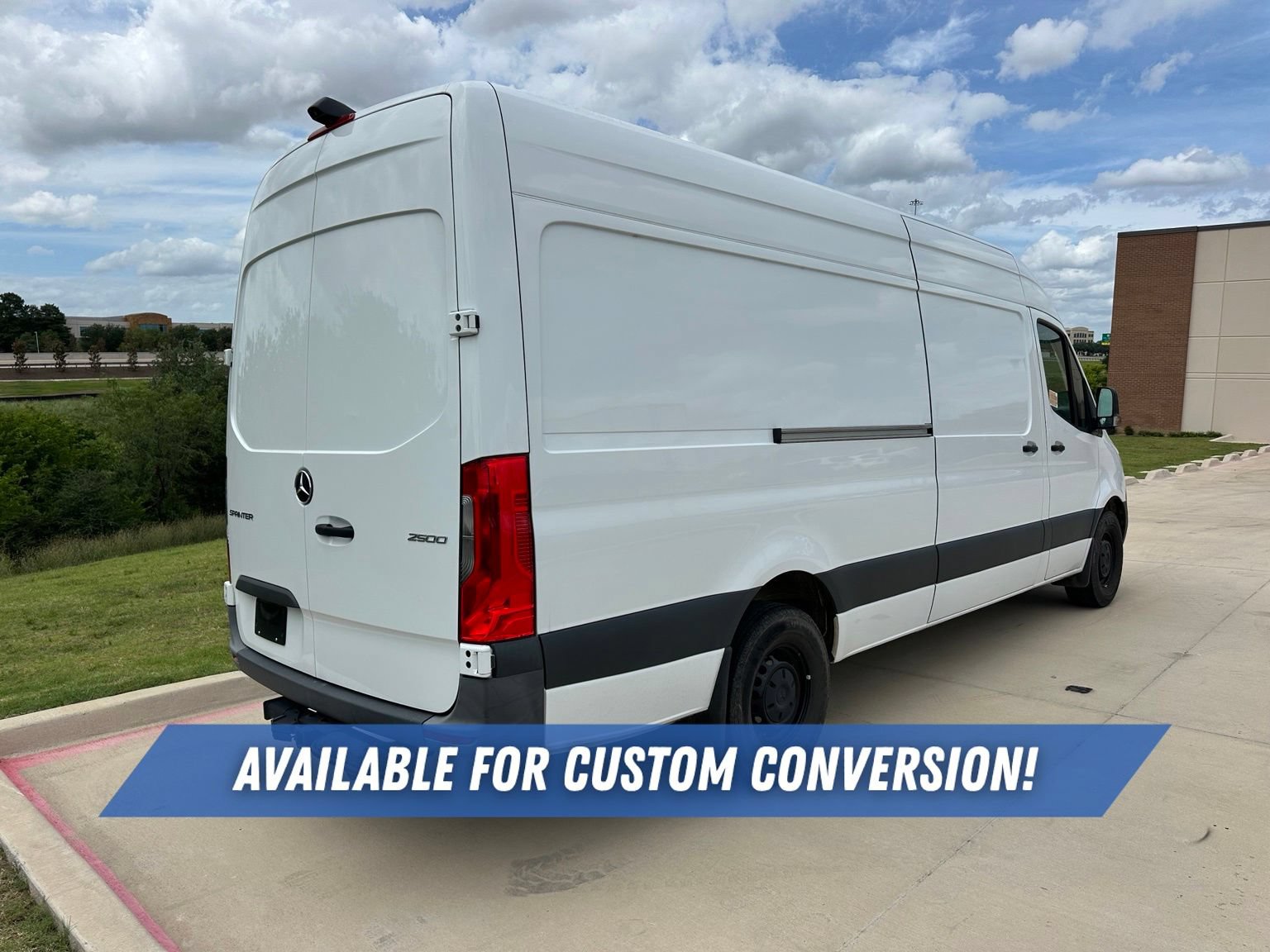 Used 2022 Mercedes-Benz Sprinter 2500 image 7