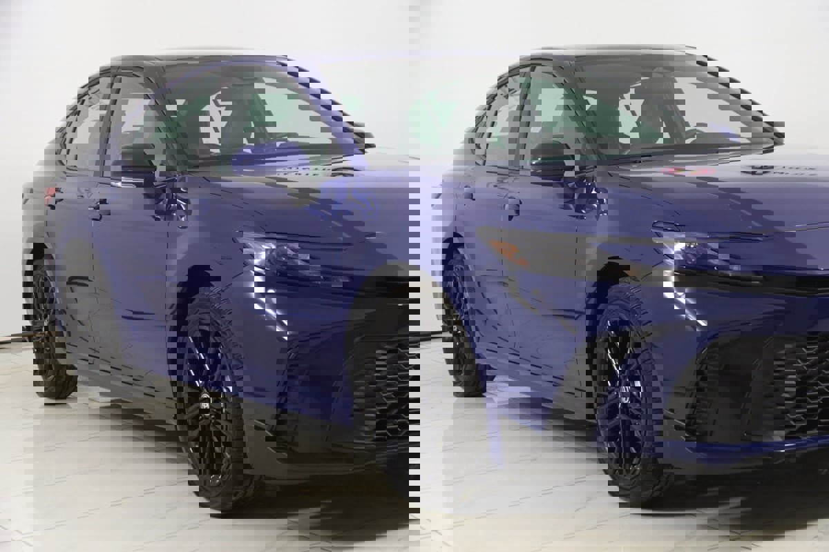 Used 2025 Toyota Camry SE image 37