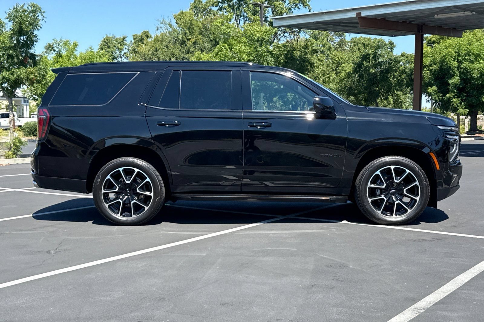 Used 2025 Chevrolet Tahoe RST AWD/4WD image 10