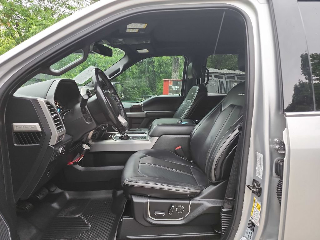 Used 2017 Ford F150 Platinum w/ Equipment Group 701A Luxury AWD/4WD image 23